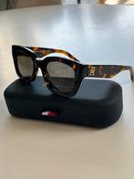 cat-eye tommy Hilfiger sunglasses, Sieraden, Tassen en Uiterlijk, Zonnebrillen en Brillen | Dames, Nieuw, Overige merken, Ophalen of Verzenden