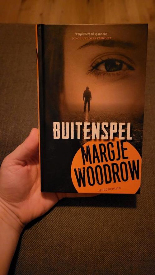 Margje Woodrow - Buitenspel, Boeken, Kinderboeken | Jeugd | 13 jaar en ouder, Zo goed als nieuw, Ophalen of Verzenden