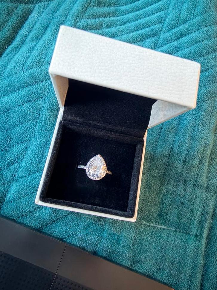 Pandora Ring met Doos - Maat 7 (17.3mm), Sieraden, Tassen en Uiterlijk, Ringen, Zo goed als nieuw, Dame, 17 tot 18, Zilver, Met edelsteen