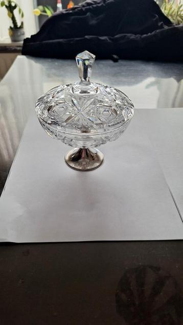 Bonbonschaaltje Glas met Zilveren Voet beschikbaar voor biedingen