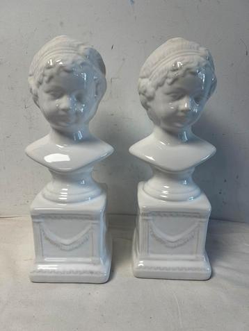 Te Koop : Buste Kinderen Wit Porselein Kind 2 Stuks beschikbaar voor biedingen