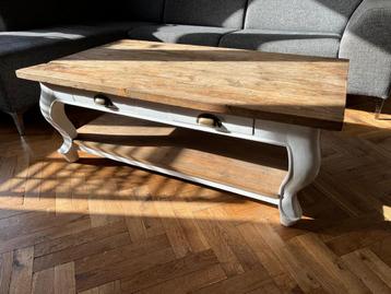 Mooie landelijke salontafel met Queen Ann barok poten beschikbaar voor biedingen