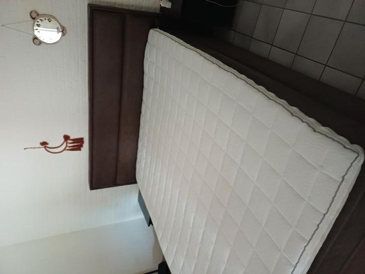 Donkerbruine boxspring, maat 180x220, zonder topper, Huis en Inrichting, Slaapkamer | Boxsprings, Gebruikt, 180 cm, Tweepersoons