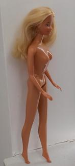 Vintage 1976 BARBIE FASHION DOLL ., Ophalen of Verzenden, Gebruikt, Fashion Doll