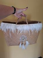 Riet gevlochten tas met veren., Ophalen of Verzenden, Zo goed als nieuw, Beige, Handtas