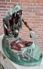 “Twee Indianen” grote bronzen, gekleurde sculptuur., Antiek en Kunst, Ophalen