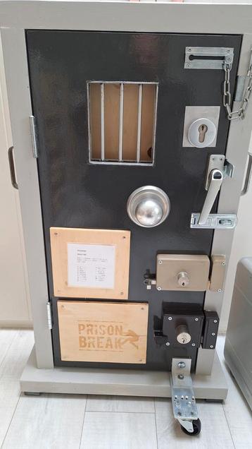 Prison Break Escape Room Deurtje - Ontsnappingspuzzel beschikbaar voor biedingen