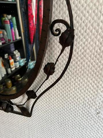 Antieke spiegel. beschikbaar voor biedingen