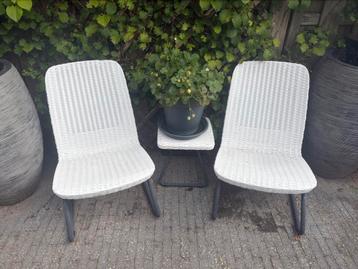 Patio , balkon set Keter wit beschikbaar voor biedingen