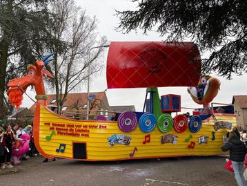 Carnavalswagen zelfrijdend beschikbaar voor biedingen