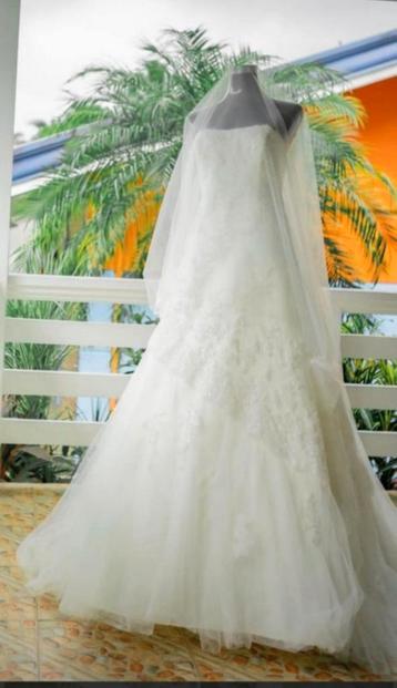 Trouwjurk M/L met Petticoat beschikbaar voor biedingen