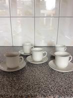 Vijf witte kop en schotels, Ophalen of Verzenden, Zo goed als nieuw, Effen, Kop(pen) en/of Schotel(s)