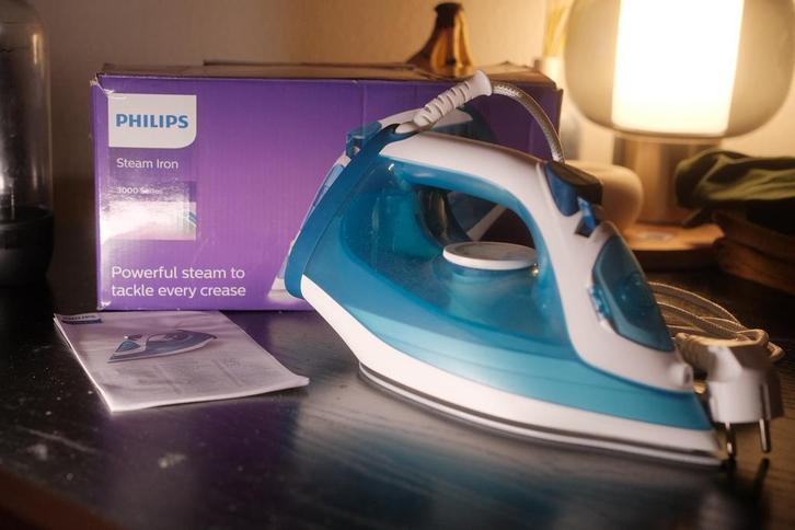 Philips 3000 Stoomstrijkijzer - Zo goed als nieuw!, Witgoed en Apparatuur, Strijkijzers en Strijkplanken, Zo goed als nieuw, Strijkijzer met snoer