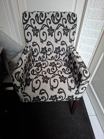 Twee fauteuils in mooie staat beschikbaar voor biedingen