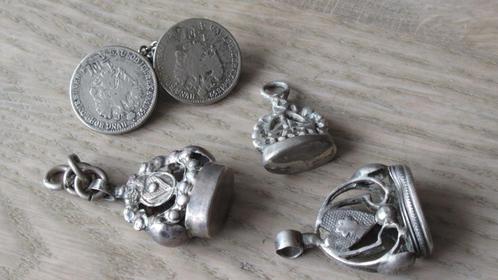 Zilveren antieke stempels 3 stuks / 2 zilveren munten knopen, Antiek en Kunst, Antiek | Goud en Zilver, Zilver, Ophalen of Verzenden