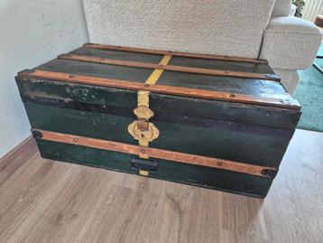 Houten kist beschikbaar voor biedingen