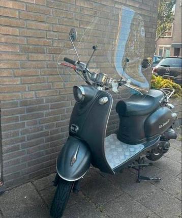 Le Souris Scooter beschikbaar voor biedingen