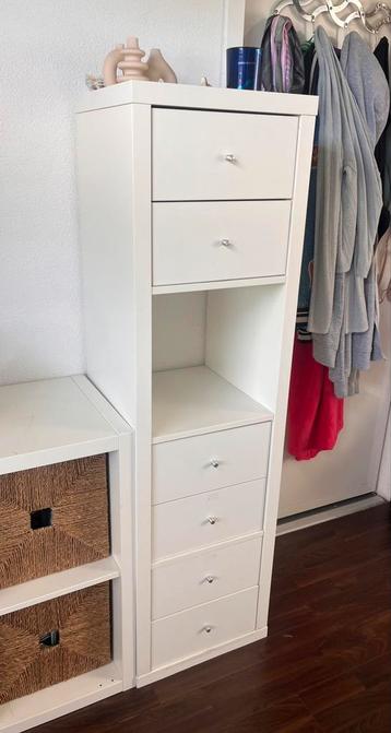 Ikea kast beschikbaar voor biedingen