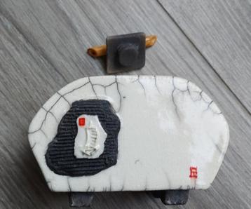 Japans potje met mini deksel. beschikbaar voor biedingen
