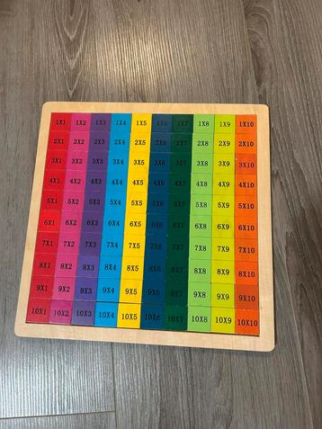Houten rekenpuzzel tafels leren beschikbaar voor biedingen