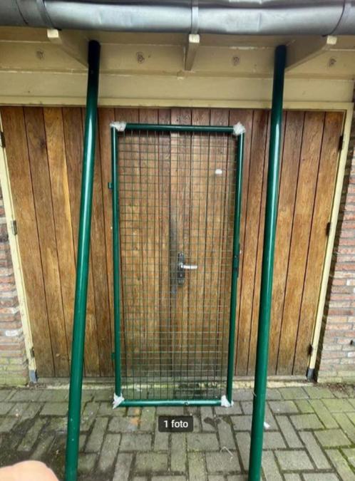 Metalen poort in RAL6005 (groen) met ronde palen – 200x90 cm, Tuin en Terras, Tuinpoorten, Zo goed als nieuw, Looppoort, IJzer