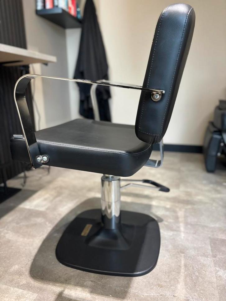 Kappersstoel/pompstoel Bentlon, Huis en Inrichting, Stoelen, Zo goed als nieuw, Eén, Zwart, Ophalen