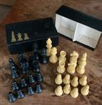 Oud schaakspel met grote schaakstukken, Ophalen of Verzenden, Zo goed als nieuw