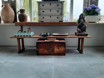 OUD ... MET RUGLEUNING  ...  ZELDZAAM ,, HOUTEN  ...  BANKJE beschikbaar voor biedingen
