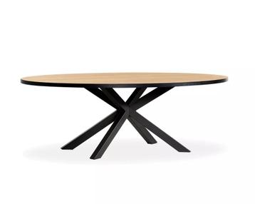 ZGAN: Eettafel Scarlet ovaal, old teak, zwarte metalen poten beschikbaar voor biedingen