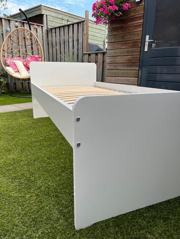 Bedframe wit 90x200 cm met 2 opberglades (IKEA)