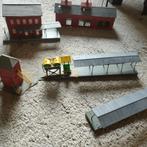 Station huisjes elektrische treinen, Hobby en Vrije tijd, Modeltreinen | H0, Overige merken, Gelijkstroom of Wisselstroom, Brug, Tunnel of Gebouw