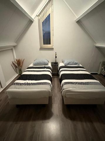 Boxspring 2 single bed beschikbaar voor biedingen