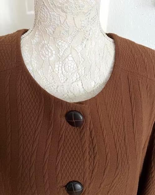 BThree bruin jasje maat 44[dm], Kleding | Dames, Jasjes, Kostuums en Pakken, Bruin, Maat 42/44 (L), Ophalen of Verzenden, Zo goed als nieuw