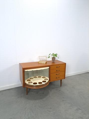 Fineer dressoir met draaibare bar en lades, barkast beschikbaar voor biedingen