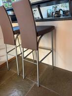 Twee mooie barkrukken, taupe, ZGAN, Ophalen, 60 tot 90 cm, Leer, Zo goed als nieuw