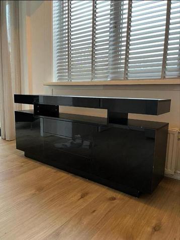 Tv meubel nieuw in doos (meerdere beschikbaar) beschikbaar voor biedingen