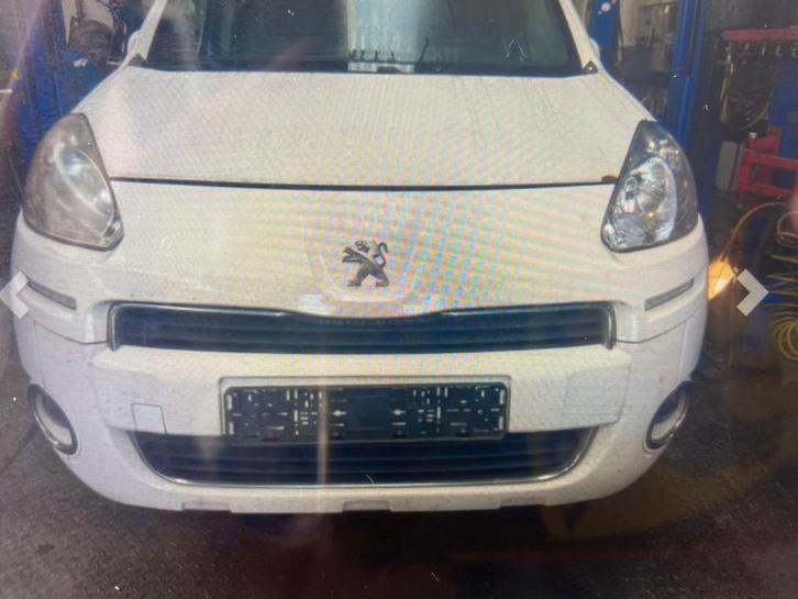 Complete voorkop peugeot partner 2016 LED-VERLICHT,EN DEUREN, Auto-onderdelen, Carrosserie en Plaatwerk, Peugeot, Voor, Gebruikt