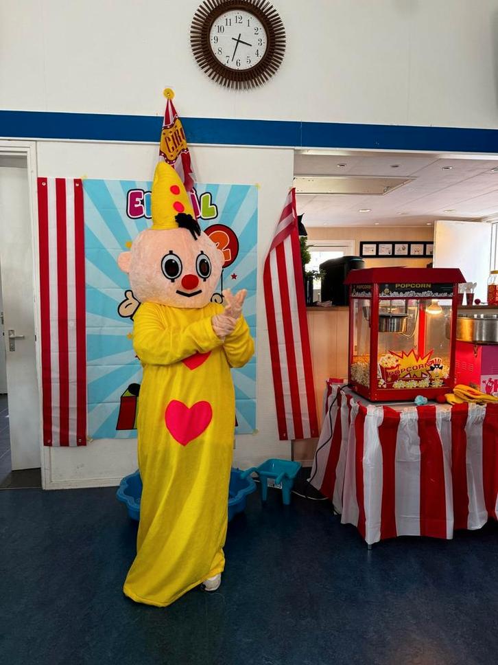 Bumba mascotte te huur, Hobby en Vrije tijd, Feestartikelen | Verhuur, Zo goed als nieuw, Verjaardag, Ophalen of Verzenden