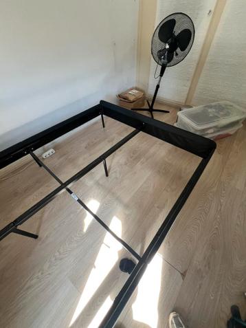 Bedframe Ikea - afbeelding 4