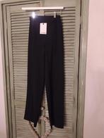 Pull en bear zwarte nieuwe lange broek maat 34, Kleding | Dames, Broeken en Pantalons, Ophalen of Verzenden, Nieuw, Maat 34 (XS) of kleiner