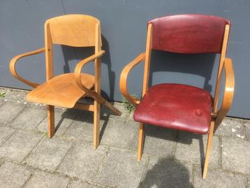 vintage houten stoel met skai fifties beschikbaar voor biedingen