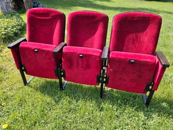 Theater stoelen 3-zits en 4 -zits beschikbaar voor biedingen