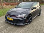 Volkswagen 2014 Zwart, Auto's, Automaat, 65 €/maand, Stof, Zwart