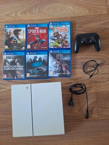 Playstation 4 wit 500GB met 1 controller en 6 games beschikbaar voor biedingen