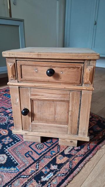 Nachtkastje, kastje, brocante, beschikbaar tot eind augustus beschikbaar voor biedingen