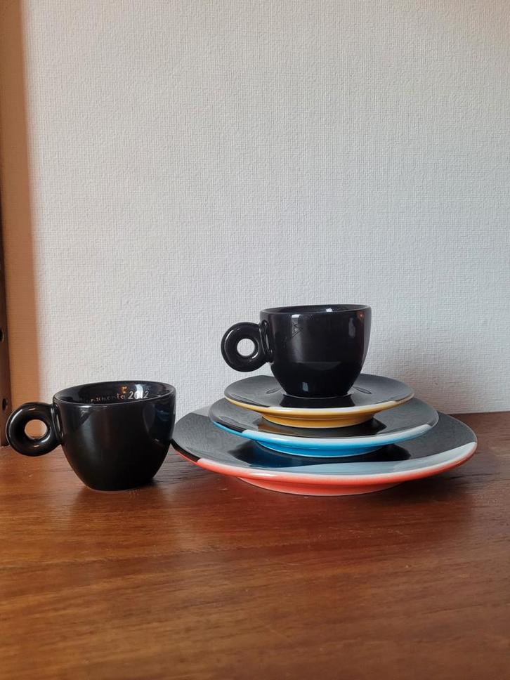 Illy art collection 2012 Daniel Buren Zwart, Huis en Inrichting, Keuken | Servies, Kop(pen) en/of Schotel(s), Overige stijlen