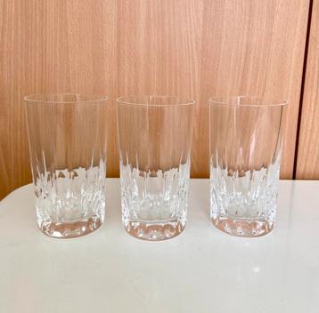 Set van 3 glazen beschikbaar voor biedingen