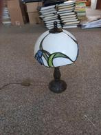 Glas in lood Tiffany staand lampje hoogte 35cm doorsnee 20cm, Antiek en Kunst, Ophalen