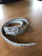 Witte riem, merk Uzurii, 109 cm lang, Kleding | Dames, Riemen en Ceinturen, Wit, Nieuw, Ophalen of Verzenden, 5 cm of meer