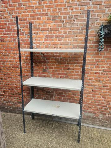 Legbord / stellingkast beschikbaar voor biedingen